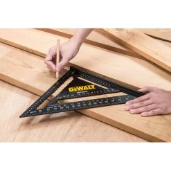 DeWalt Accessoires Équerres DWHT25228-0 Triangle Multi-construction 30 Cm -Outils de mesure et de marquage Soldes dwht25228 0 triangle multi construction 30 cm 2